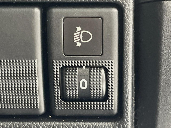 2012 Nissan La Festa DBA-CWEFWN (UW-69f1f6bf5f964)[25]