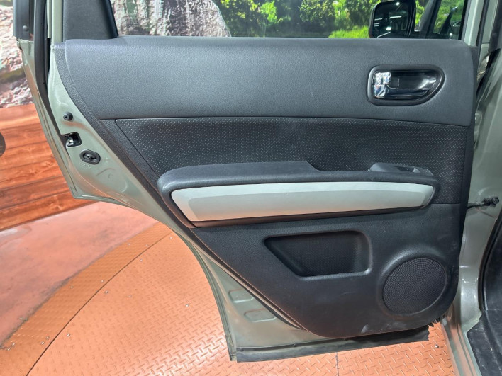 2013 Nissan X-Trail LDA-DNT31 (UW-69f1f6c62707a)[29]