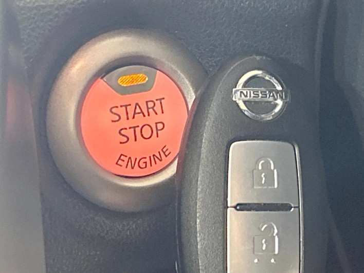 2013 Nissan Note DBA-E12 (UW-69f1f6c670347)[4]