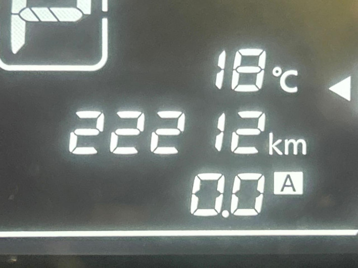 2013 Nissan Note DBA-E12 (UW-69f1f6c670347)[2]