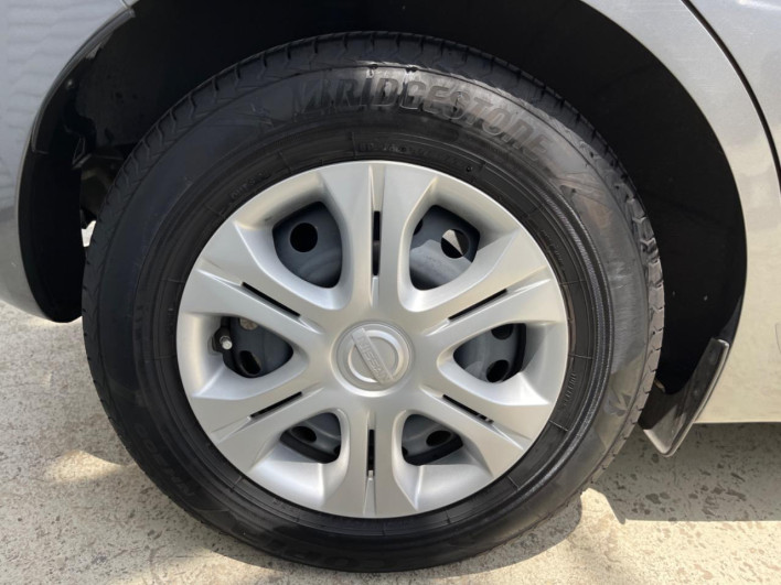 2013 Nissan Note DBA-E12 (UW-69f1f6c6a6266)[12]