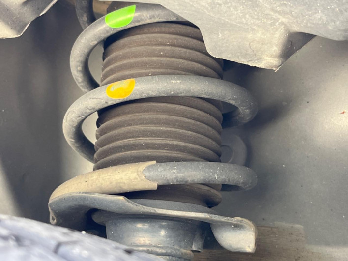 2013 Nissan Note DBA-E12 (UW-69f1f6c6a6266)[9]