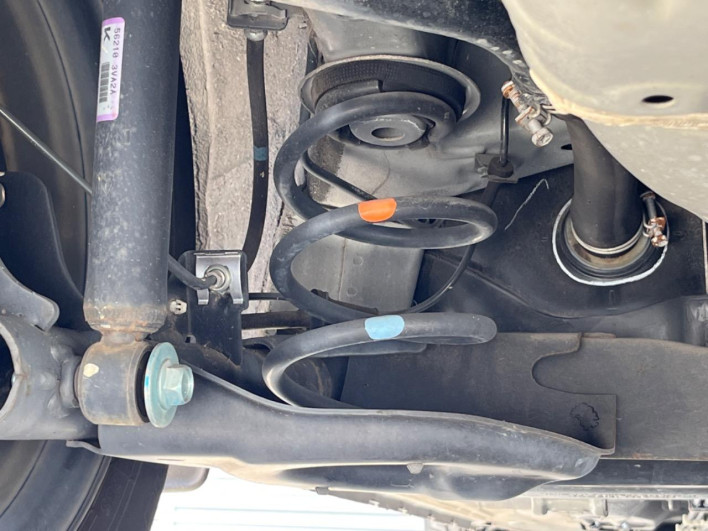 2013 Nissan Note DBA-E12 (UW-69f1f6c6a6266)[29]