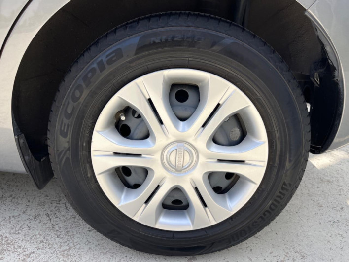 2013 Nissan Note DBA-E12 (UW-69f1f6c6a6266)[11]