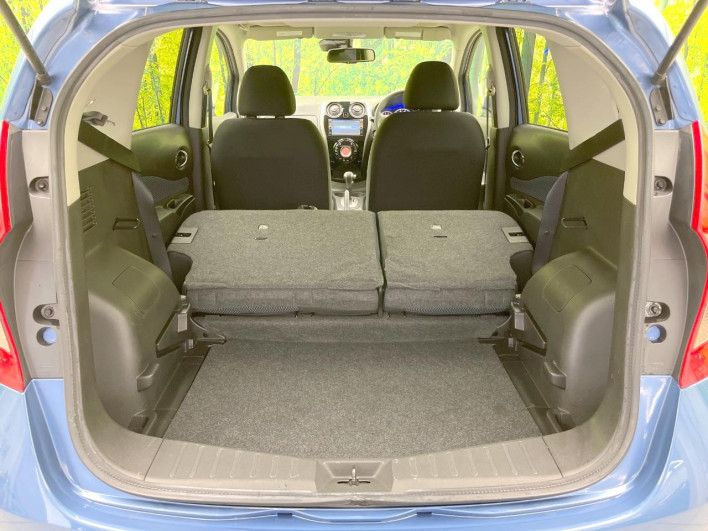 2014 Nissan Note DBA-E12 (UW-69f1f6c6dcc29)[24]