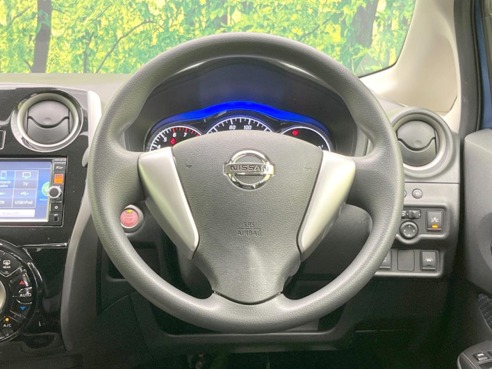 2014 Nissan Note DBA-E12 (UW-69f1f6c6dcc29)[28]