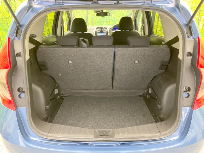 2014 Nissan Note DBA-E12 (UW-69f1f6c6dcc29)[23]