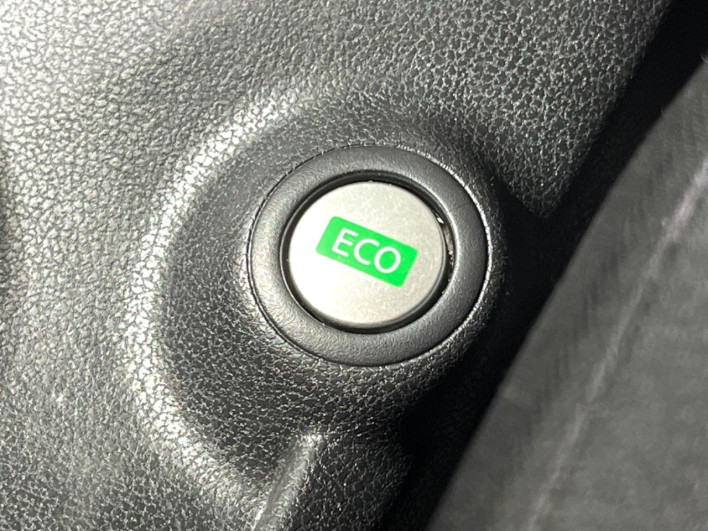 2015 Nissan Note DBA-E12 (UW-69f1f6c889e2b)[13]