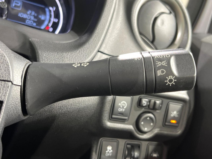 2015 Nissan Note DBA-E12 (UW-69f1f6c889e2b)[17]