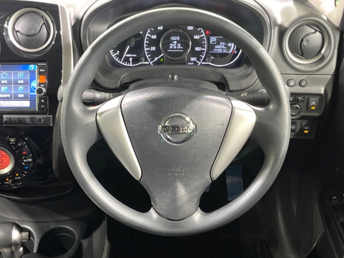 2015 Nissan Note DBA-E12 (UW-69f1f6c889e2b)[11]