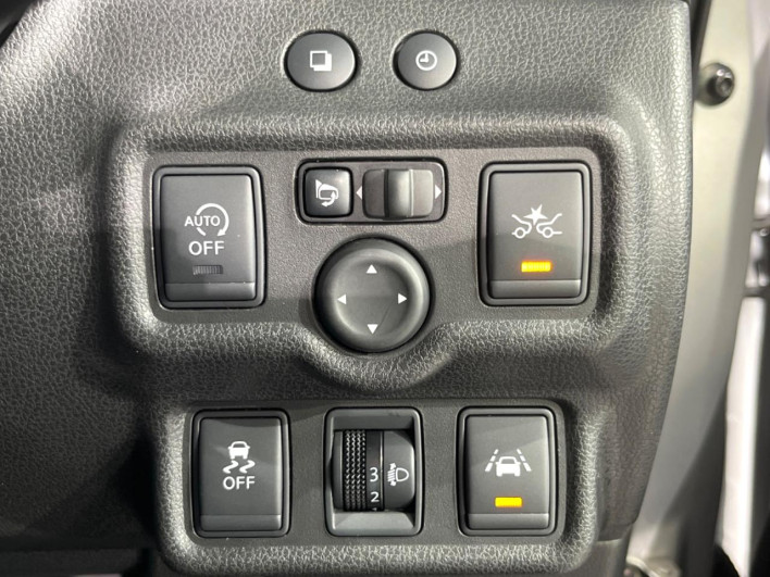 2015 Nissan Note DBA-E12 (UW-69f1f6c889e2b)[12]