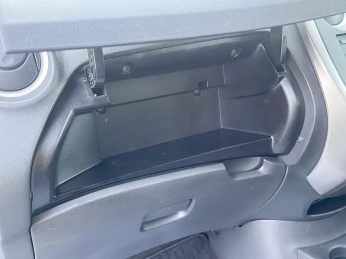 2015 Nissan Note DBA-E12 (UW-69f1f6c894f7f)[23]