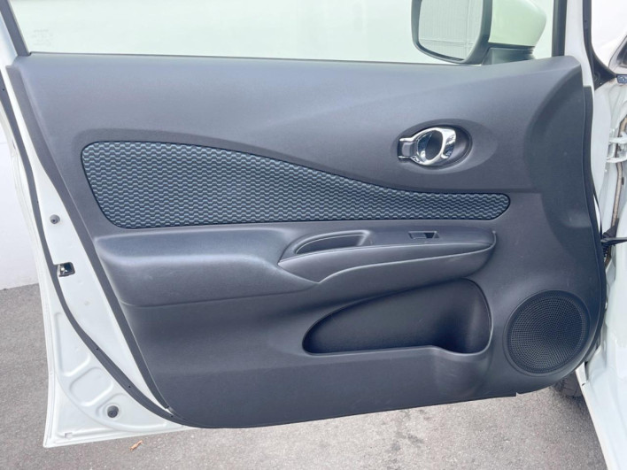 2015 Nissan Note DBA-E12 (UW-69f1f6c894f7f)[19]