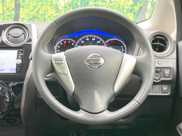 2016 Nissan Note DBA-E12 (UW-69f1f6ca35ecd)[28]