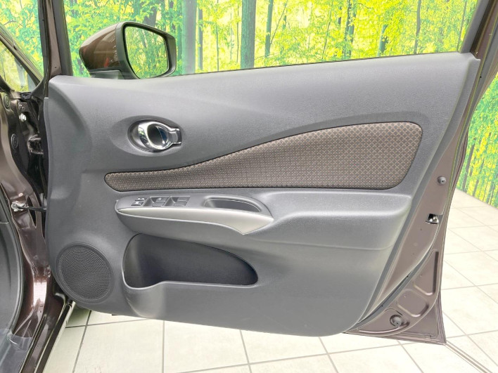 2016 Nissan Note DBA-E12 (UW-69f1f6ca35ecd)[29]