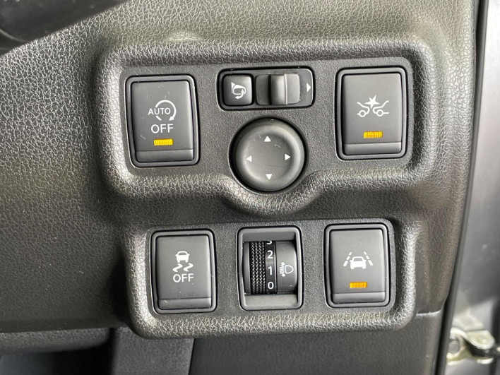 2016 Nissan Note DBA-E12 (UW-69f1f6ca7d766)[10]