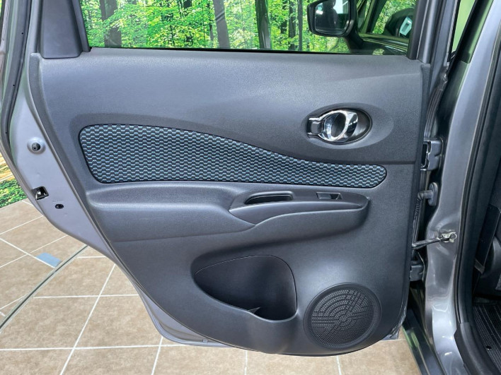 2016 Nissan Note DBA-E12 (UW-69f1f6ca7d766)[15]