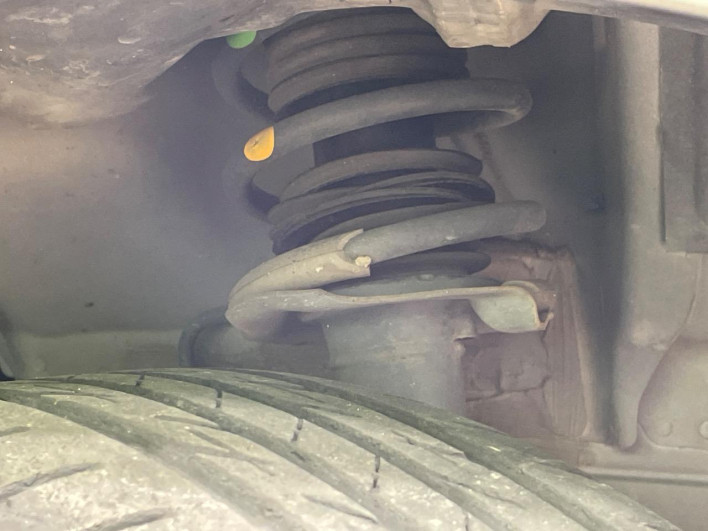 2016 Nissan Note DBA-E12 (UW-69f1f6ca7d766)[26]