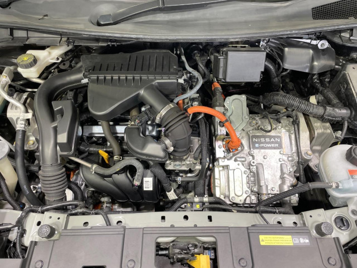 2021 Nissan Note 6AA-E13 (UW-69f1f6cb3c506)[4]