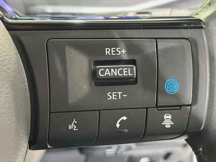 2021 Nissan Note 6AA-E13 (UW-69f1f6cb3f603)[25]