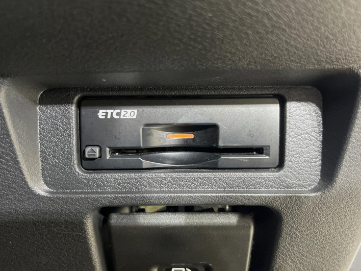 2021 Nissan Note 6AA-E13 (UW-69f1f6cb3f603)[22]