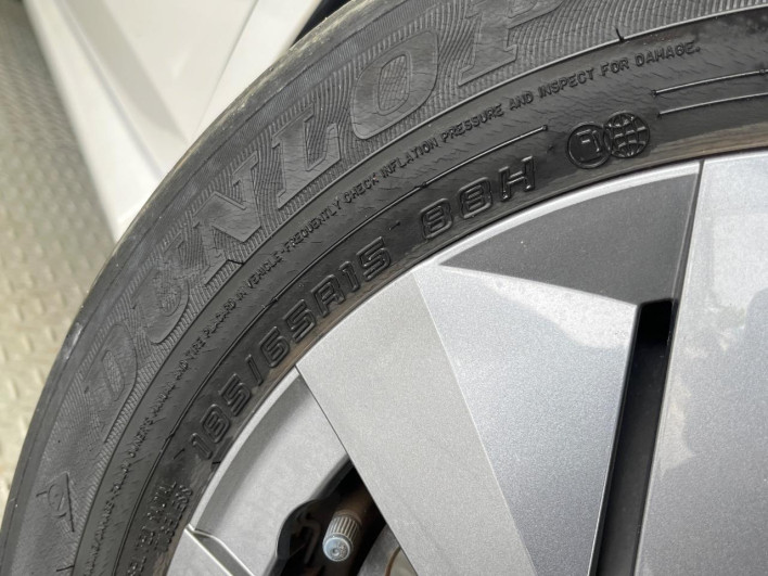 2021 Nissan Note 6AA-E13 (UW-69f1f6cc4f0d9)[19]