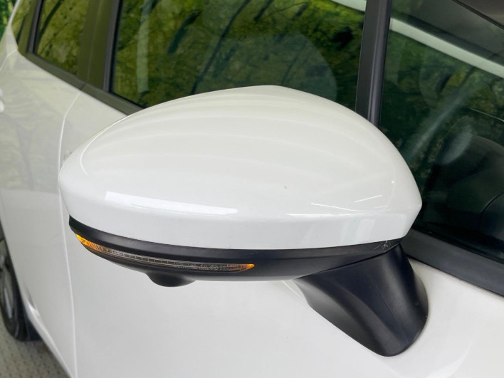 2021 Nissan Note 6AA-E13 (UW-69f1f6cc4f0d9)[16]