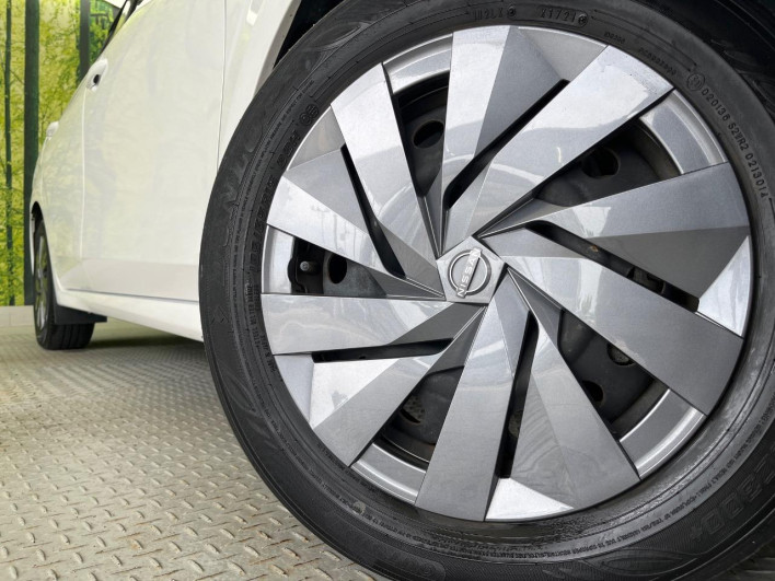 2021 Nissan Note 6AA-E13 (UW-69f1f6cc4f0d9)[18]