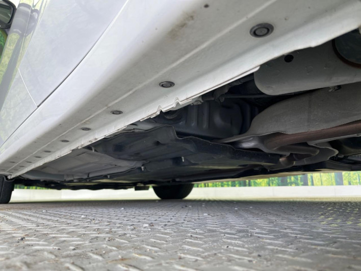 2021 Nissan Note 6AA-E13 (UW-69f1f6cc4f0d9)[29]