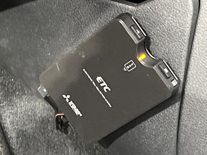 2022 Nissan Note 6AA-E13 (UW-69f1f6ccea854)[25]