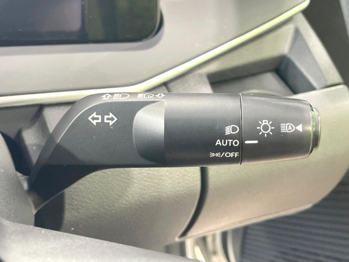 2022 Nissan Note 6AA-E13 (UW-69f1f6cd8c4f1)[14]