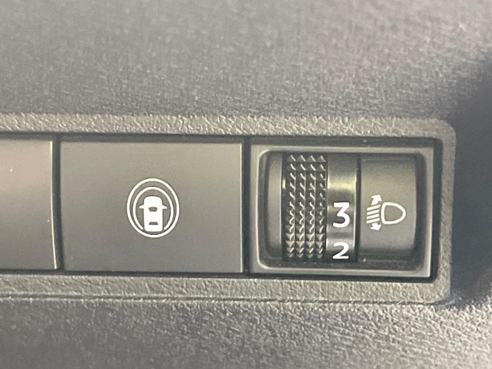 2022 Nissan Note 6AA-E13 (UW-69f1f6cd8c4f1)[13]