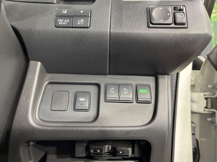 2015 Nissan Serena DBA-FNC26 (UW-69f1f6d1d2fe9)[12]