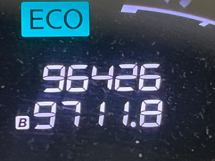 2015 Nissan Serena DBA-FNC26 (UW-69f1f6d1d2fe9)[2]