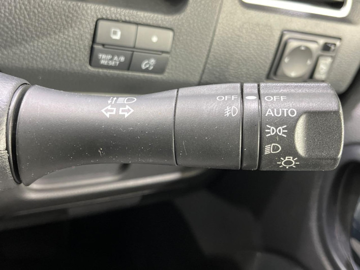 2015 Nissan Serena DBA-FNC26 (UW-69f1f6d1d2fe9)[24]