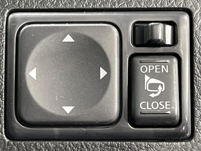 2015 Nissan Serena DBA-FNC26 (UW-69f1f6d1d2fe9)[14]