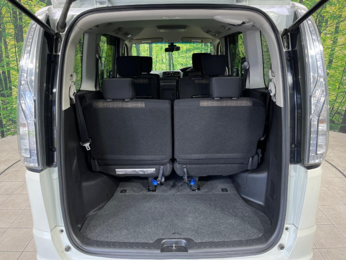 2015 Nissan Serena DBA-FNC26 (UW-69f1f6d1d2fe9)[8]