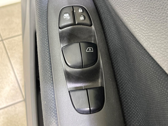 2015 Nissan Serena DBA-FNC26 (UW-69f1f6d1d2fe9)[10]