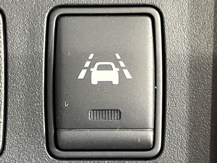 2015 Nissan Serena DBA-FNC26 (UW-69f1f6d1d2fe9)[16]