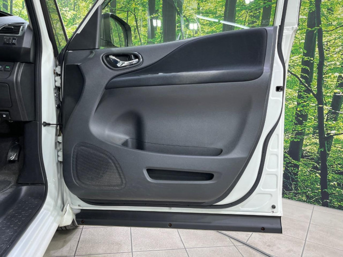 2015 Nissan Serena DBA-FNC26 (UW-69f1f6d1d2fe9)[11]