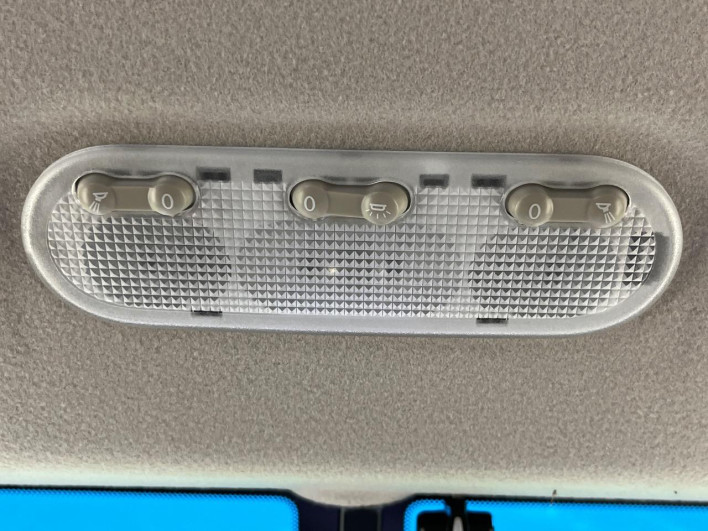 2015 Nissan Serena DBA-FNC26 (UW-69f1f6d1d2fe9)[29]