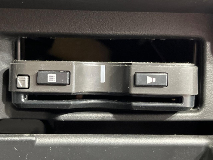 2015 Nissan Serena DBA-FNC26 (UW-69f1f6d1d2fe9)[13]