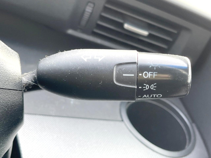 2010 Honda Freed DBA-GB3 (UW-69f1f6d364306)[20]