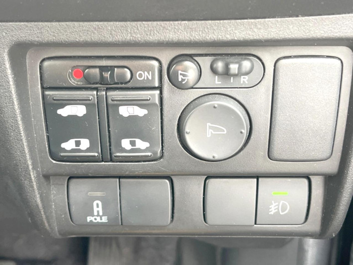 2010 Honda Freed DBA-GB3 (UW-69f1f6d364306)[24]