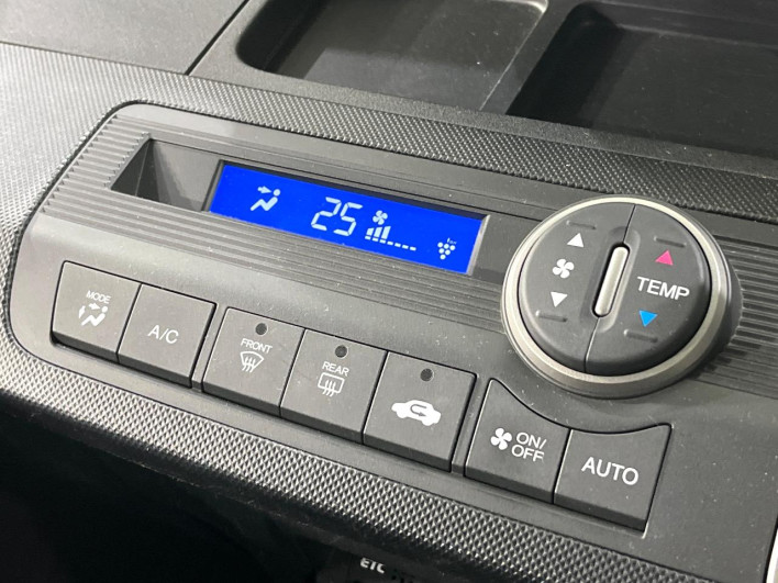 2014 Honda Freed DBA-GB3 (UW-69f1f6d3aecd9)[29]