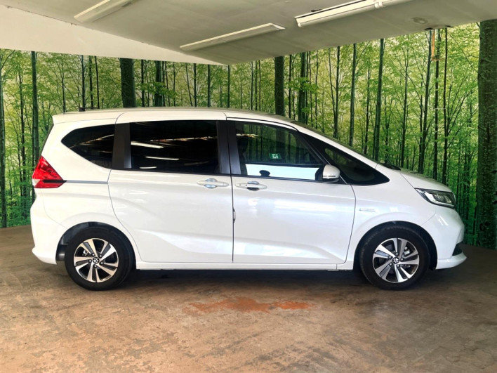 2022 Honda Freed hybrid 6AA-GB7 (UW-69f1f6d563d5a)[23]
