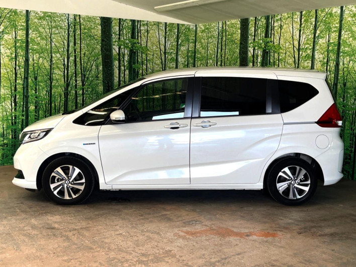 2022 Honda Freed hybrid 6AA-GB7 (UW-69f1f6d563d5a)[11]