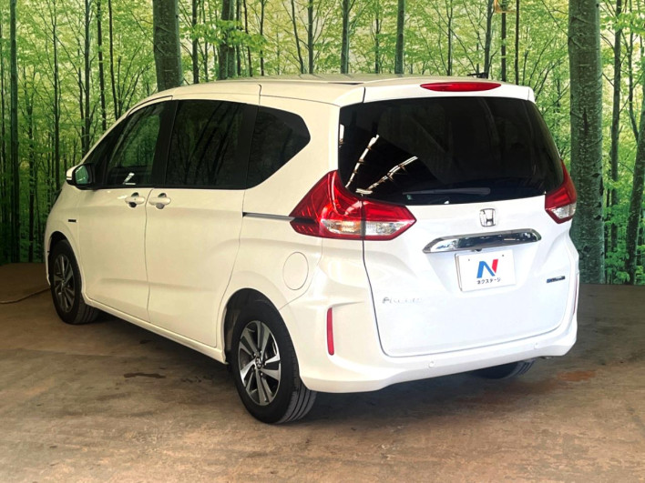 2022 Honda Freed hybrid 6AA-GB7 (UW-69f1f6d563d5a)[28]