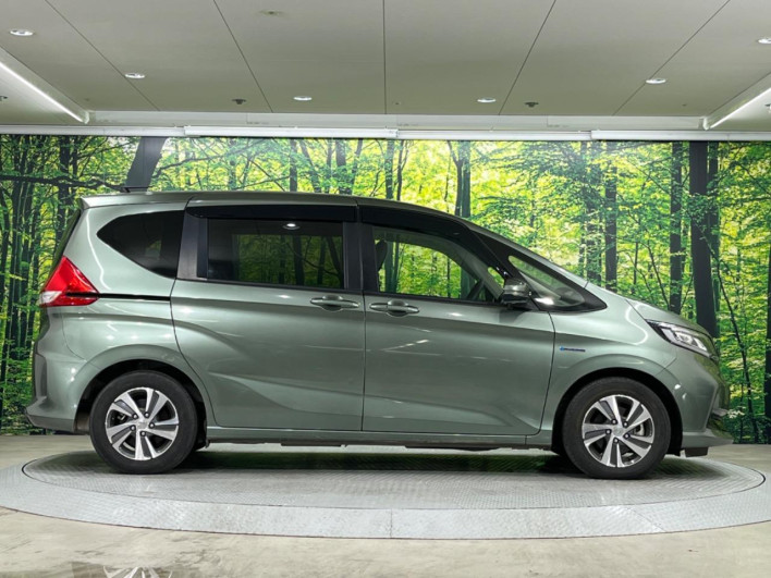 2022 Honda Freed Plus Hybrid 6AA-GB7 (UW-69f1f6d5e6c9c)[9]