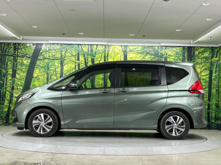 2022 Honda Freed Plus Hybrid 6AA-GB7 (UW-69f1f6d5e6c9c)[5]